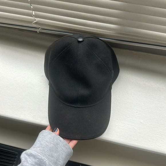 BLACK (M) GUCCI HAT - Picture 5 of 5
